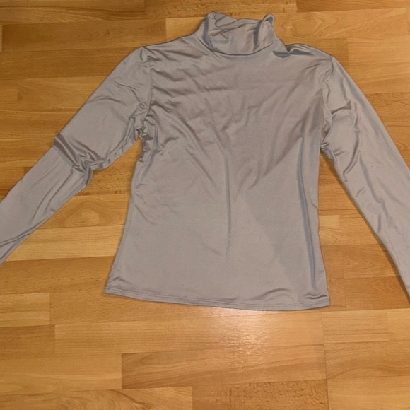 4/$10✨ turtle neck long sleeve - Picture 1 of 2